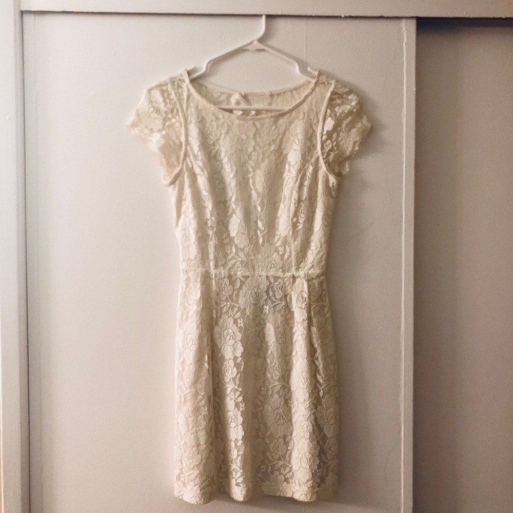 White Lace, Backless Dress